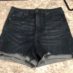 American Eagle Curvy shortie!